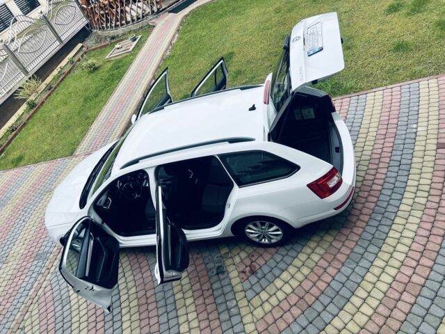 Білий Шкода Октавія, об'ємом двигуна 2 л та пробігом 200 тис. км за 12000 $, фото 7 на Automoto.ua