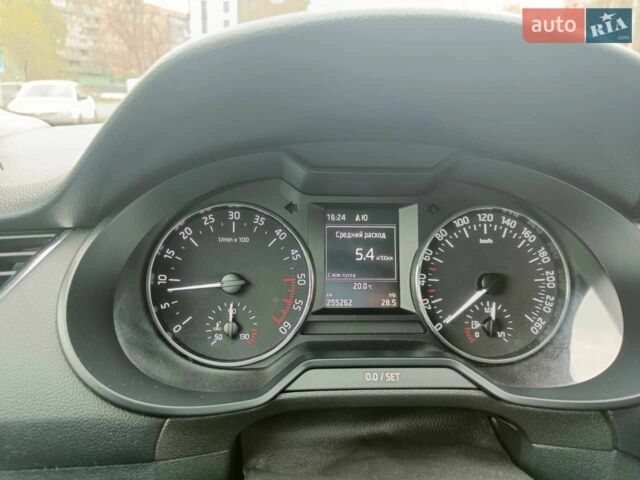 Белый Шкода Октавия, объемом двигателя 1.6 л и пробегом 255 тыс. км за 11871 $, фото 7 на Automoto.ua