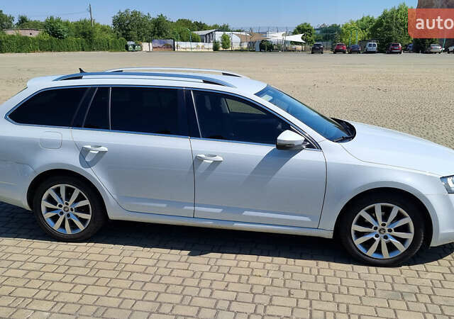 Білий Шкода Октавія, об'ємом двигуна 1.6 л та пробігом 230 тис. км за 13500 $, фото 12 на Automoto.ua