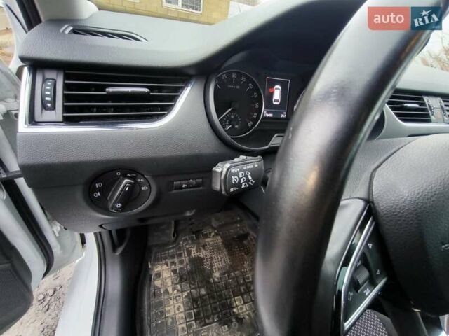 Білий Шкода Октавія, об'ємом двигуна 1.6 л та пробігом 280 тис. км за 11800 $, фото 32 на Automoto.ua