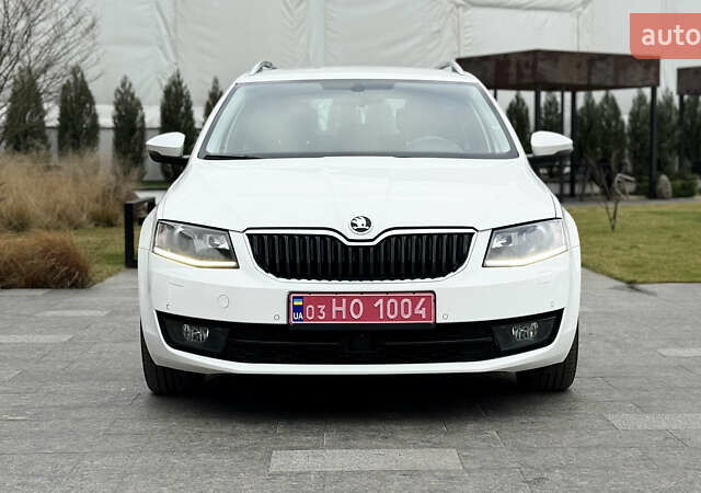 Белый Шкода Октавия, объемом двигателя 1.6 л и пробегом 231 тыс. км за 11850 $, фото 2 на Automoto.ua