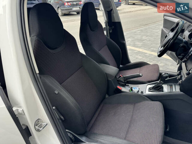 Белый Шкода Октавия, объемом двигателя 2 л и пробегом 250 тыс. км за 13999 $, фото 29 на Automoto.ua