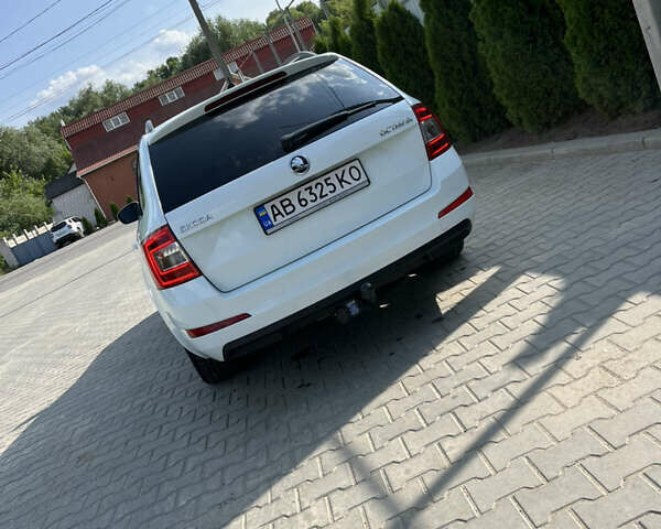 Шкода Октавія 2016 у Вінниці на Automoto.ua Білий Шкода Октавія, об'ємом двигуна 1.6 л та пробігом 270 тис. км за 10700 $, фото 6 на Automoto.ua