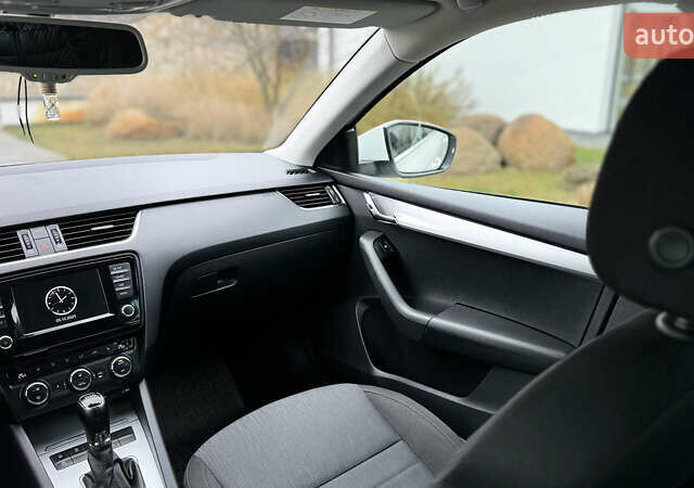 Белый Шкода Октавия, объемом двигателя 1.6 л и пробегом 231 тыс. км за 11850 $, фото 33 на Automoto.ua