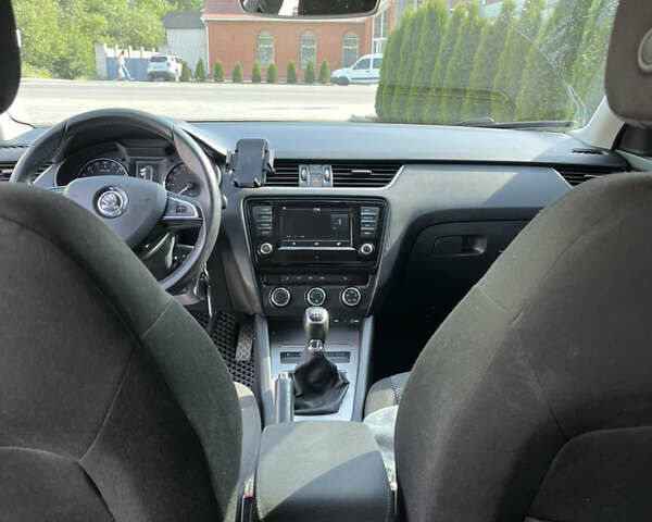 Шкода Октавія 2016 у Вінниці на Automoto.ua Білий Шкода Октавія, об'ємом двигуна 1.6 л та пробігом 270 тис. км за 10700 $, фото 16 на Automoto.ua