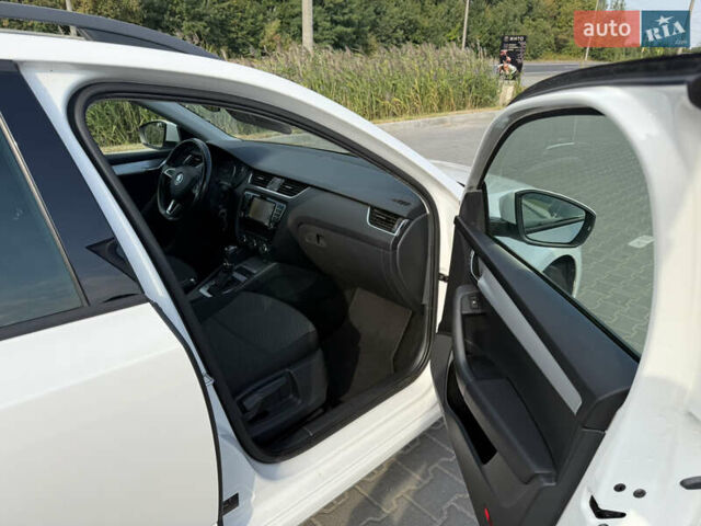 Білий Шкода Октавія, об'ємом двигуна 0 л та пробігом 246 тис. км за 11900 $, фото 11 на Automoto.ua