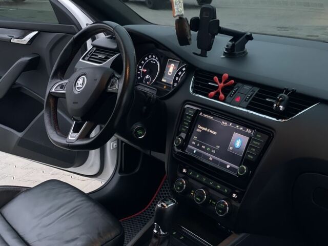 Белый Шкода Октавия, объемом двигателя 2 л и пробегом 269 тыс. км за 14999 $, фото 9 на Automoto.ua