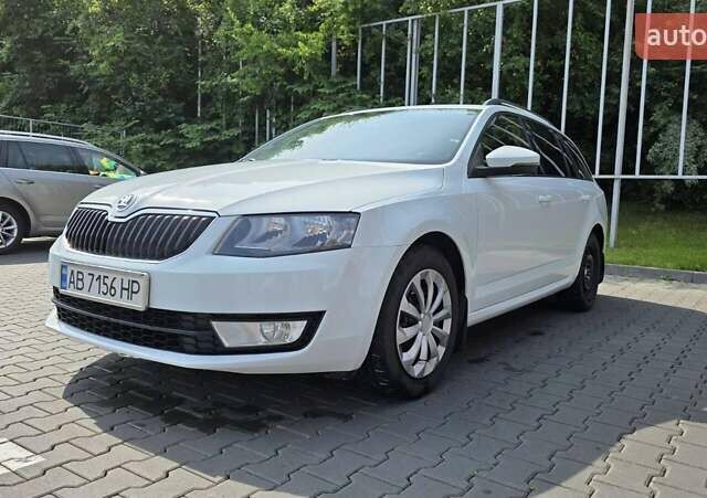 Білий Шкода Октавія, об'ємом двигуна 1.6 л та пробігом 259 тис. км за 10200 $, фото 2 на Automoto.ua