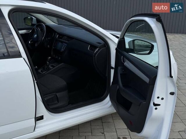 Белый Шкода Октавия, объемом двигателя 2 л и пробегом 280 тыс. км за 12100 $, фото 14 на Automoto.ua