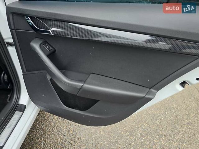 Білий Шкода Октавія, об'ємом двигуна 2 л та пробігом 254 тис. км за 16699 $, фото 48 на Automoto.ua