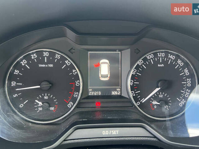 Шкода Октавія 2016 у Івано-Франківську на Automoto.ua Білий Шкода Октавія, об'ємом двигуна 1.6 л та пробігом 230 тис. км за 11300 $, фото 10 на Automoto.ua