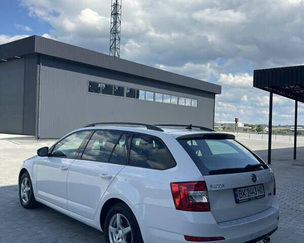Білий Шкода Октавія, об'ємом двигуна 1.6 л та пробігом 257 тис. км за 10600 $, фото 7 на Automoto.ua