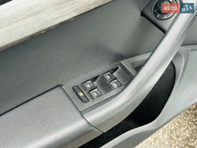 Белый Шкода Октавия, объемом двигателя 1.97 л и пробегом 303 тыс. км за 13900 $, фото 27 на Automoto.ua