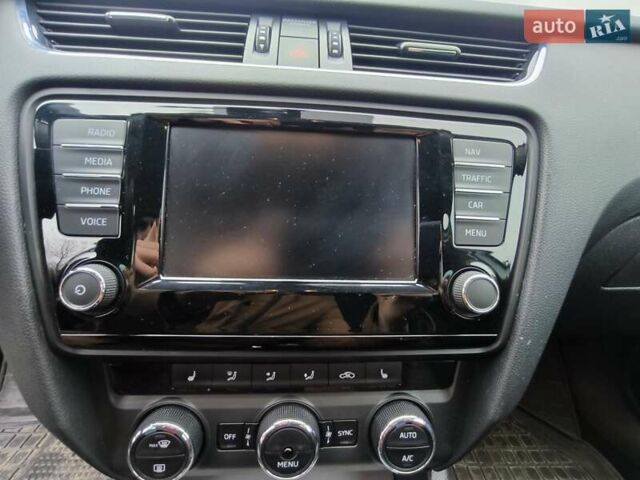 Білий Шкода Октавія, об'ємом двигуна 1.6 л та пробігом 280 тис. км за 11800 $, фото 31 на Automoto.ua