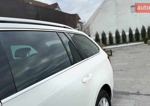 Белый Шкода Октавия, объемом двигателя 1.6 л и пробегом 231 тыс. км за 11850 $, фото 11 на Automoto.ua