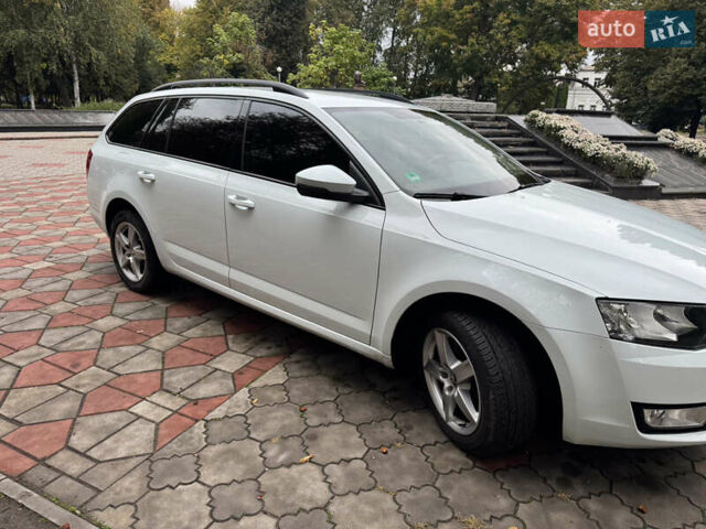 Белый Шкода Октавия, объемом двигателя 1.97 л и пробегом 328 тыс. км за 12300 $, фото 42 на Automoto.ua