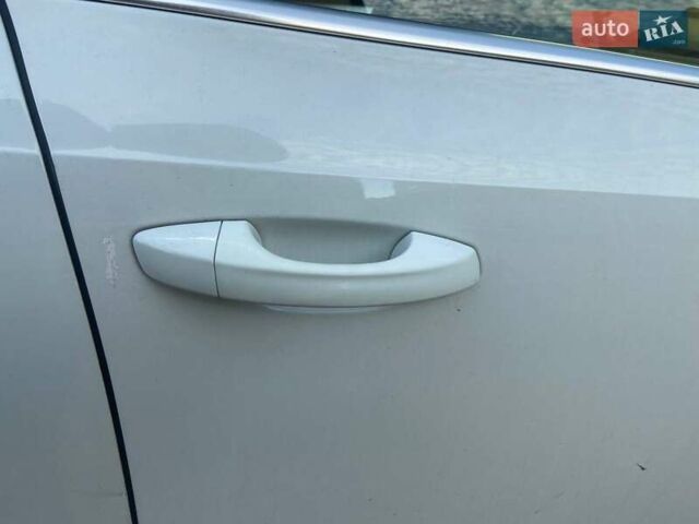 Белый Шкода Октавия, объемом двигателя 1.6 л и пробегом 270 тыс. км за 13600 $, фото 13 на Automoto.ua