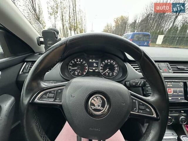 Білий Шкода Октавія, об'ємом двигуна 1.6 л та пробігом 180 тис. км за 10500 $, фото 5 на Automoto.ua