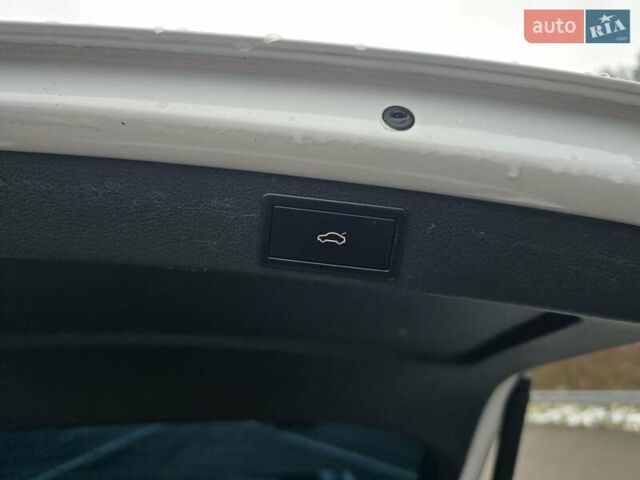 Білий Шкода Октавія, об'ємом двигуна 2 л та пробігом 254 тис. км за 16699 $, фото 25 на Automoto.ua