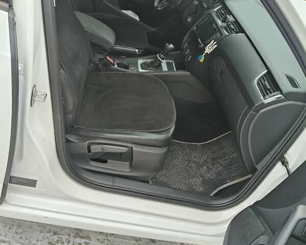 Білий Шкода Октавія, об'ємом двигуна 1.6 л та пробігом 250 тис. км за 10700 $, фото 10 на Automoto.ua