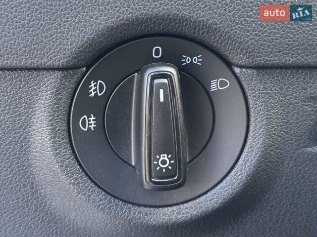 Белый Шкода Октавия, объемом двигателя 2 л и пробегом 280 тыс. км за 12100 $, фото 25 на Automoto.ua