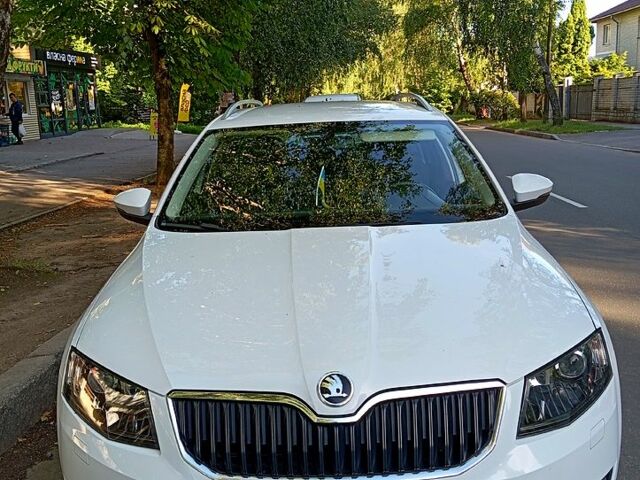 Белый Шкода Октавия, объемом двигателя 2 л и пробегом 339 тыс. км за 12000 $, фото 4 на Automoto.ua