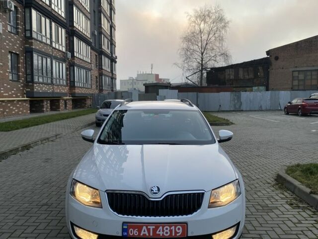 Белый Шкода Октавия, объемом двигателя 1.6 л и пробегом 262 тыс. км за 11600 $, фото 1 на Automoto.ua
