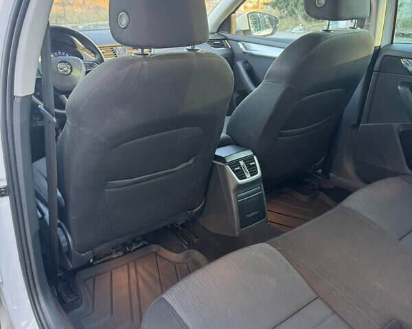 Білий Шкода Октавія, об'ємом двигуна 1.97 л та пробігом 280 тис. км за 13800 $, фото 26 на Automoto.ua