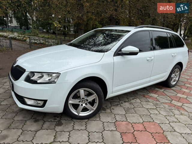Білий Шкода Октавія, об'ємом двигуна 1.97 л та пробігом 330 тис. км за 12000 $, фото 11 на Automoto.ua