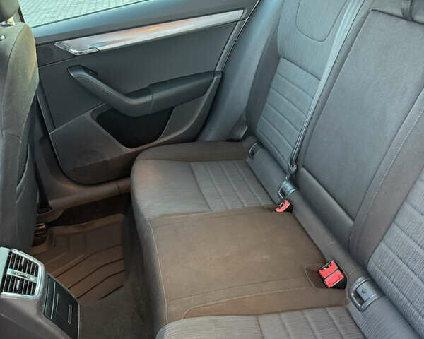 Білий Шкода Октавія, об'ємом двигуна 1.97 л та пробігом 280 тис. км за 13800 $, фото 22 на Automoto.ua