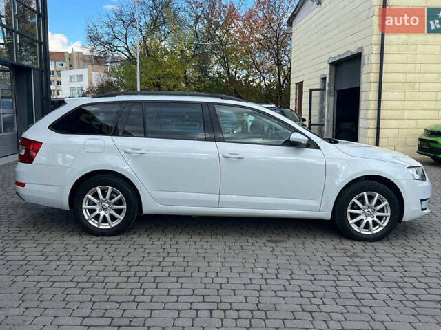 Шкода Октавія 2016 у Івано-Франківську на Automoto.ua Білий Шкода Октавія, об'ємом двигуна 1.6 л та пробігом 230 тис. км за 11300 $, фото 6 на Automoto.ua