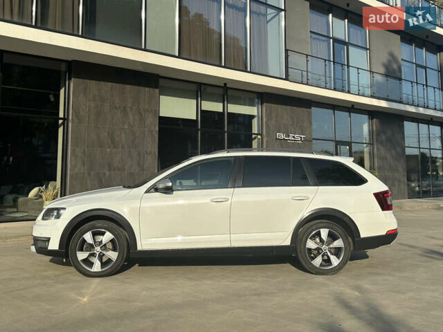 Белый Шкода Октавия, объемом двигателя 2 л и пробегом 174 тыс. км за 16000 $, фото 6 на Automoto.ua