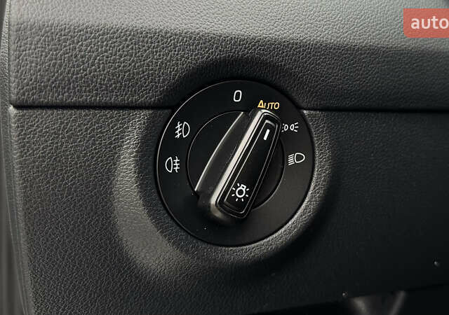 Белый Шкода Октавия, объемом двигателя 1.6 л и пробегом 231 тыс. км за 11850 $, фото 42 на Automoto.ua