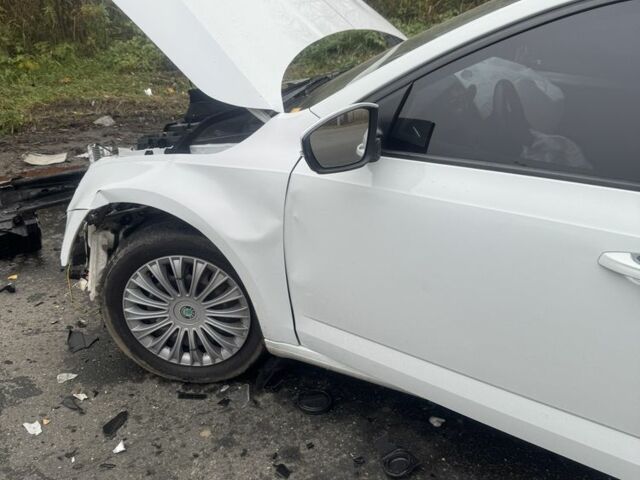 Білий Шкода Октавія, об'ємом двигуна 1.6 л та пробігом 260 тис. км за 3700 $, фото 1 на Automoto.ua