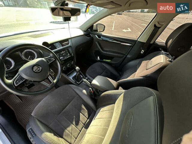 Белый Шкода Октавия, объемом двигателя 1.97 л и пробегом 277 тыс. км за 14000 $, фото 15 на Automoto.ua