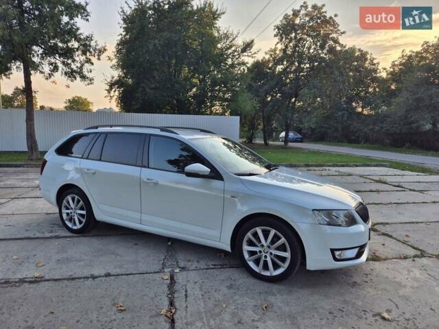 Білий Шкода Октавія, об'ємом двигуна 2 л та пробігом 195 тис. км за 11599 $, фото 6 на Automoto.ua