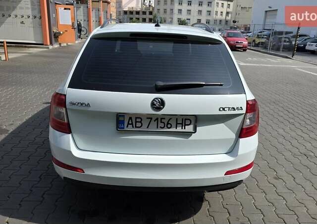 Білий Шкода Октавія, об'ємом двигуна 1.6 л та пробігом 259 тис. км за 10200 $, фото 6 на Automoto.ua