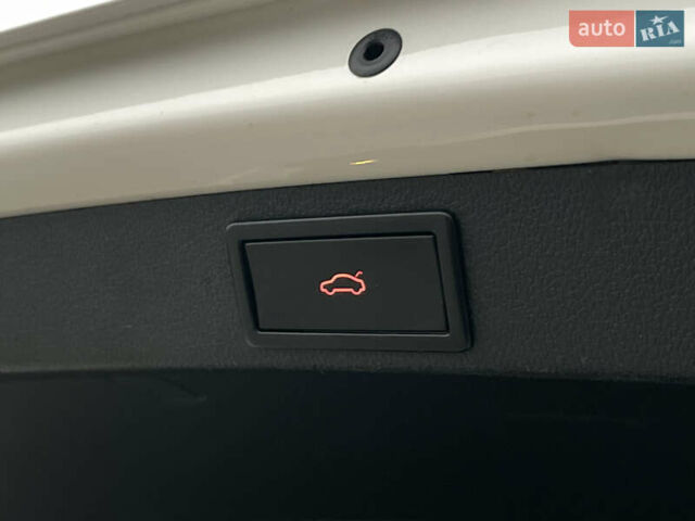 Белый Шкода Октавия, объемом двигателя 2 л и пробегом 269 тыс. км за 14999 $, фото 70 на Automoto.ua