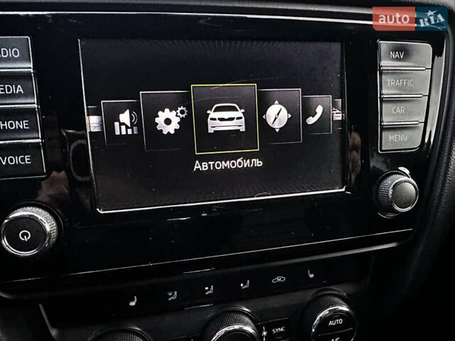 Білий Шкода Октавія, об'ємом двигуна 2 л та пробігом 255 тис. км за 13900 $, фото 77 на Automoto.ua