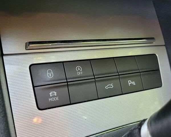Білий Шкода Октавія, об'ємом двигуна 1.6 л та пробігом 243 тис. км за 13100 $, фото 22 на Automoto.ua