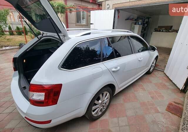 Білий Шкода Октавія, об'ємом двигуна 1.6 л та пробігом 230 тис. км за 13500 $, фото 27 на Automoto.ua