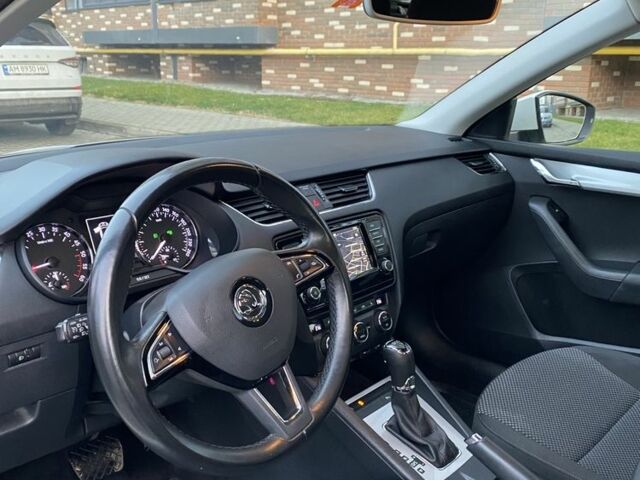 Белый Шкода Октавия, объемом двигателя 1.6 л и пробегом 262 тыс. км за 11600 $, фото 6 на Automoto.ua