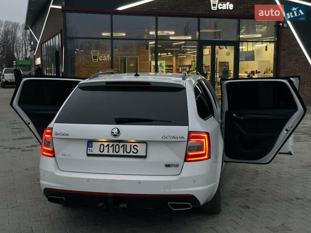 Белый Шкода Октавия, объемом двигателя 2 л и пробегом 269 тыс. км за 14999 $, фото 81 на Automoto.ua