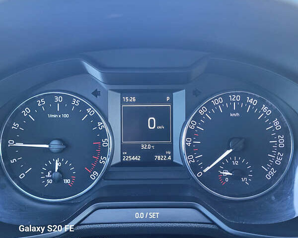 Белый Шкода Октавия, объемом двигателя 1.6 л и пробегом 225 тыс. км за 11200 $, фото 5 на Automoto.ua
