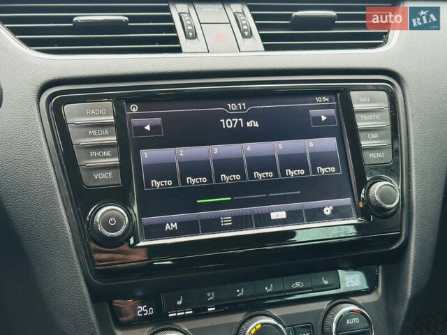 Белый Шкода Октавия, объемом двигателя 1.97 л и пробегом 303 тыс. км за 13900 $, фото 32 на Automoto.ua