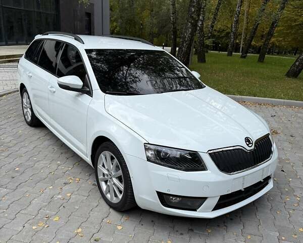 Белый Шкода Октавия, объемом двигателя 1.97 л и пробегом 243 тыс. км за 13400 $, фото 7 на Automoto.ua