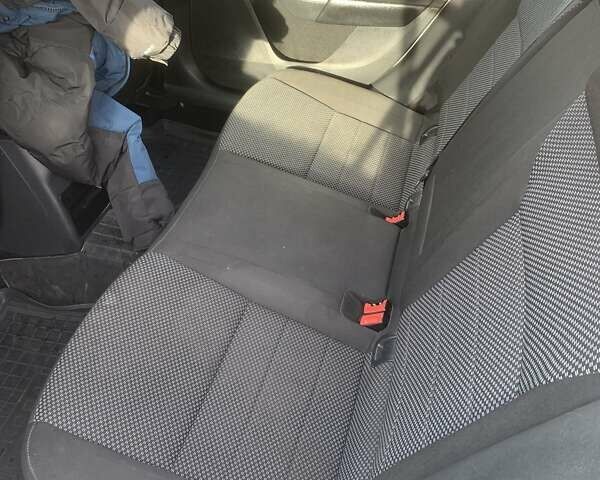 Білий Шкода Октавія, об'ємом двигуна 1.6 л та пробігом 300 тис. км за 12300 $, фото 10 на Automoto.ua