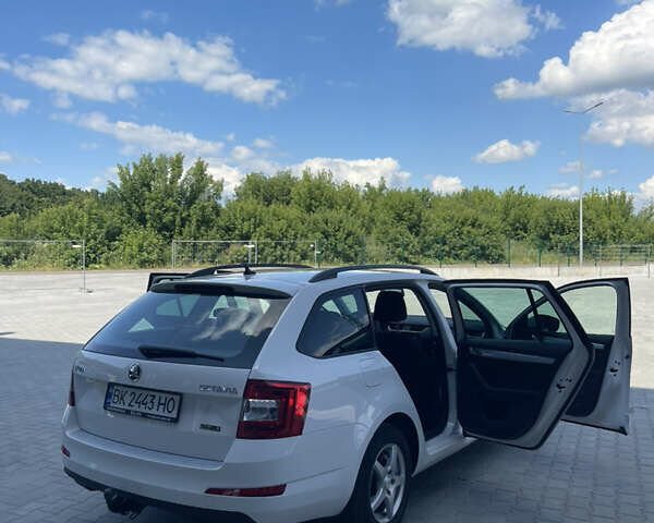 Білий Шкода Октавія, об'ємом двигуна 1.6 л та пробігом 257 тис. км за 10600 $, фото 36 на Automoto.ua