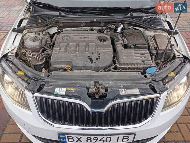 Білий Шкода Октавія, об'ємом двигуна 1.6 л та пробігом 260 тис. км за 12600 $, фото 1 на Automoto.ua