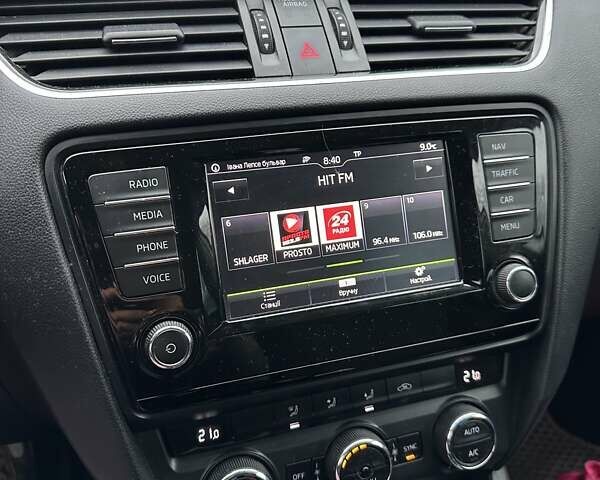 Білий Шкода Октавія, об'ємом двигуна 1.6 л та пробігом 180 тис. км за 10500 $, фото 9 на Automoto.ua
